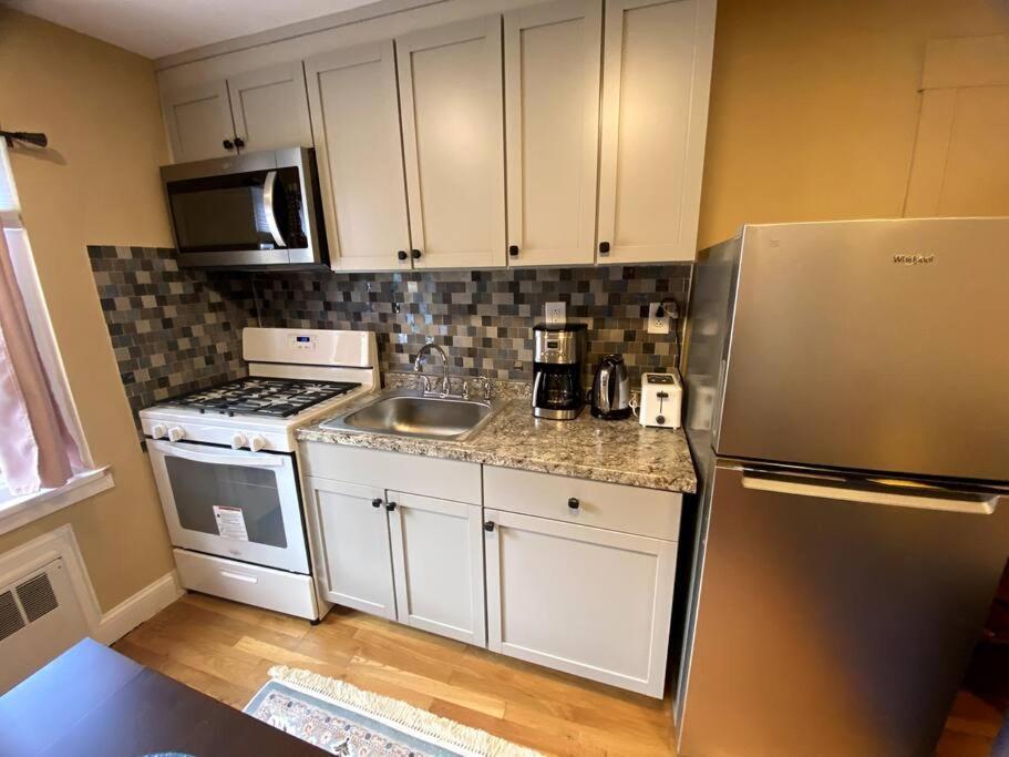 Cozy Boston Getaway Apartment! Free Parking Kültér fotó