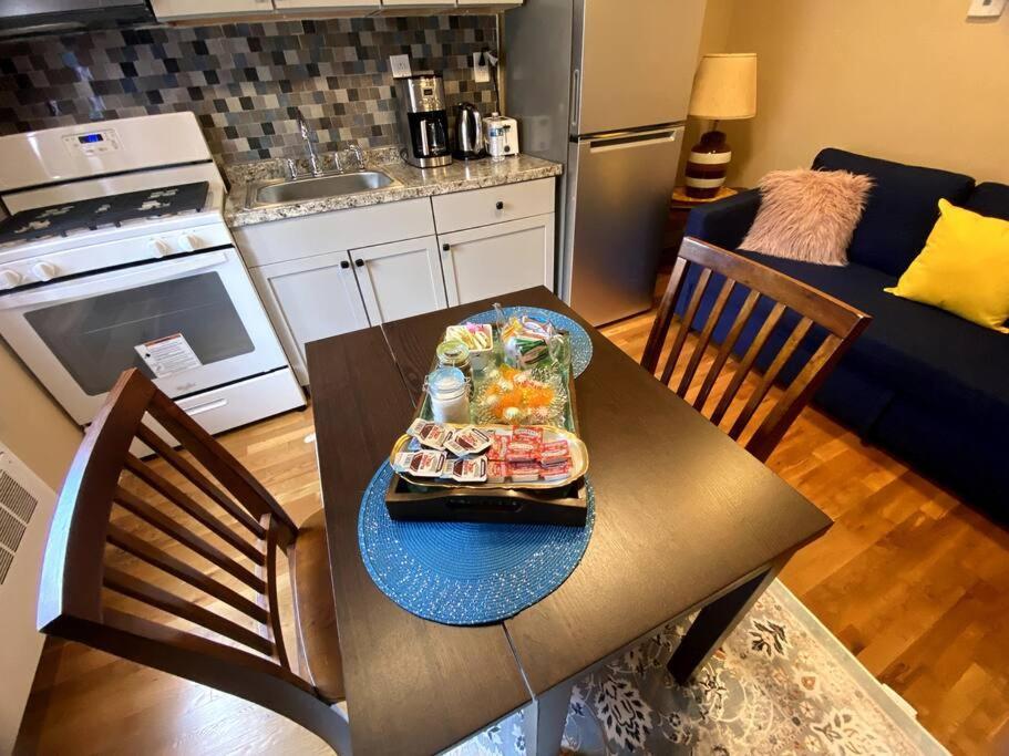 Cozy Boston Getaway Apartment! Free Parking Kültér fotó